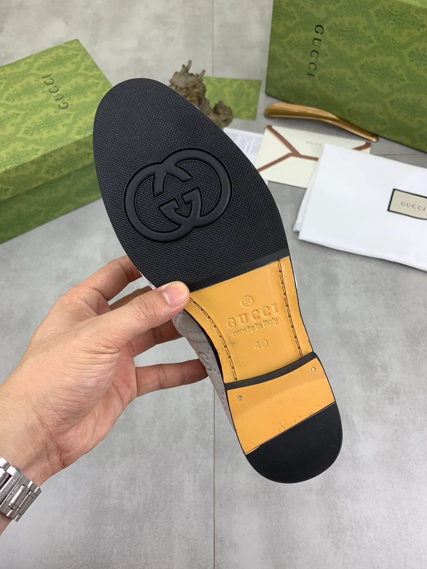 Men's Men's Shoes 💰P500💰【New Style】Water-dyed Niuli Gucci's most popular selection of lazy slip-on leather shoes (Gucci) official website latest Gucci lazy leather shoes, hot style 💥 simple and elegant style, exclusive for trendy men. Unique official website latest brand original double G embossing Elements 👑 Original Gucci decoration, fashionable and elegant, fabric original calfskin ✅ fully imported first-layer cowhide lining, official website designated wear-resistant, rubber business outsole, classic model taken at the counter in real life 🎬38-44 Various colors available